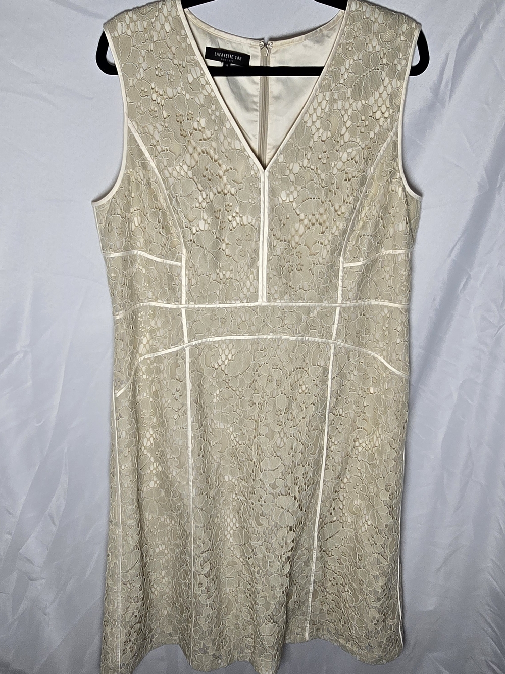 Lafayette 148 New York Cream Lace V-Neck Sheath Dress Flattering Seaming, Sz 14